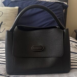 Dilaks Style Elegant Black Leather Handbag